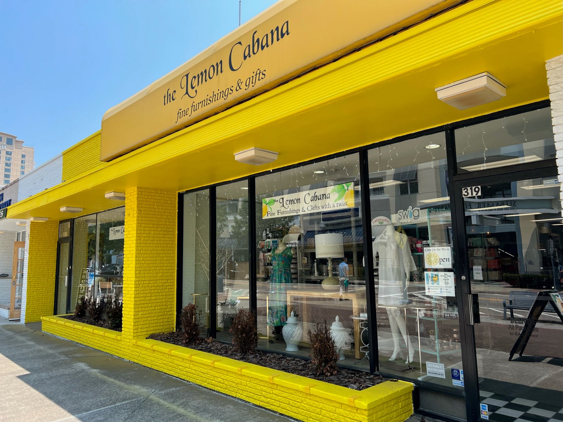 Outside view of Lemon Cabana shop on Laskin Road in Virginia Beach.