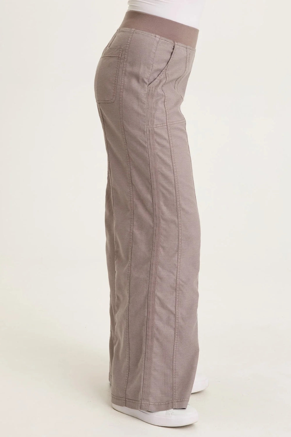 XCVI Geraldine Poppyseed Pant, stylish women's bottoms with a relaxed fit and neutral color, ideal for casual wear.