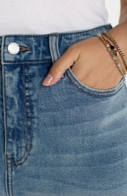 Liv 27" Relaxed Skinny Jean
