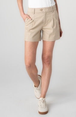 Liverpool Jeans pleated 5-inch trouser shorts for women, showing the stylish pleated design and lightweight fabric.