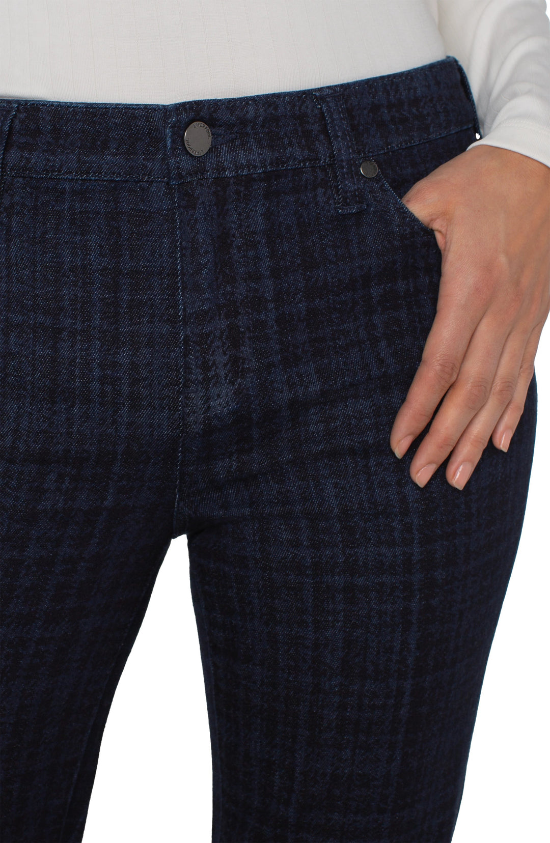 Stride 30" Wide Leg Jean