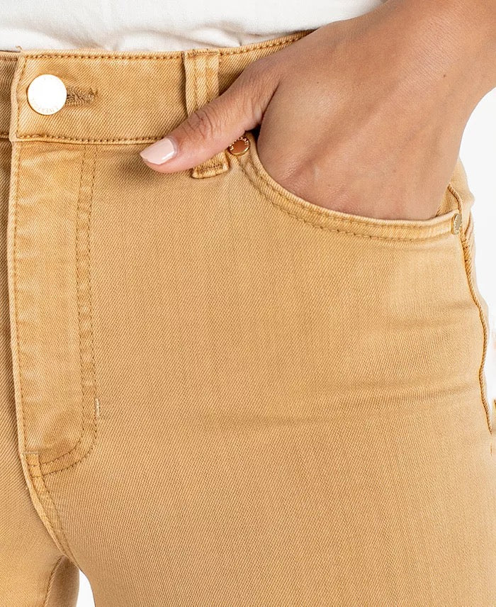 Liverpool Jeans Hannah 25.5-inch hugger jean for women, showcasing a fitted denim bottom with a classic blue wash.