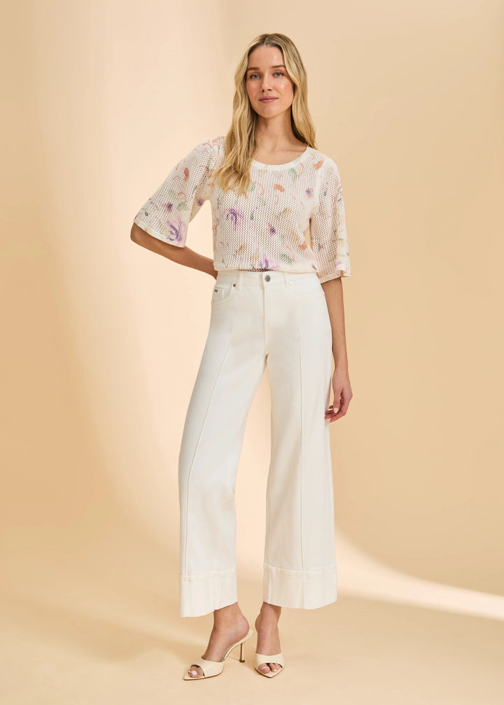 FDJ Oliva Cuff Wide Leg Jean, stylish denim bottoms with cuffed hems and relaxed fit, shown from the side.