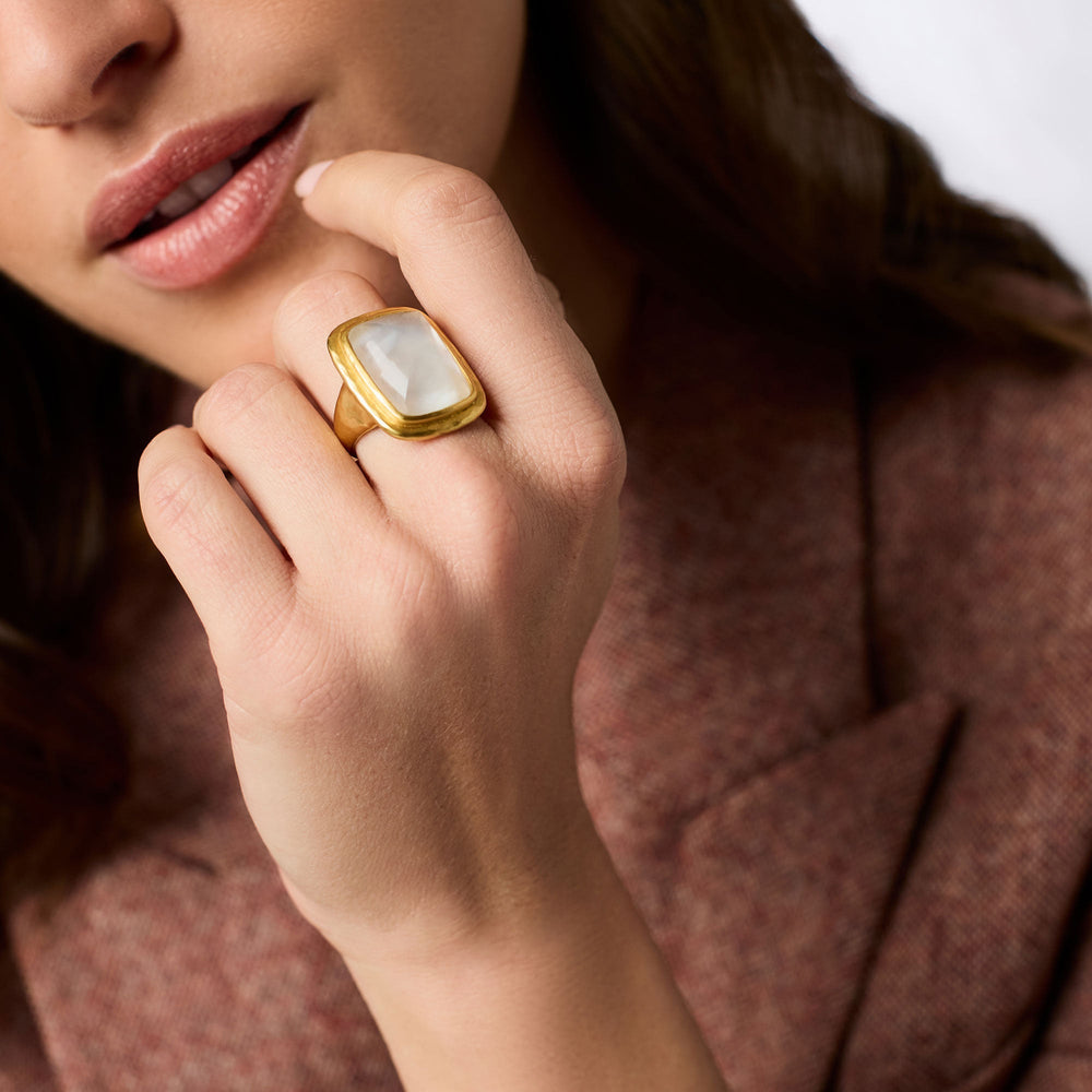Julie Vos Sahara Stone ring featuring an iridescent clear crystal in a stylish accessories design.
