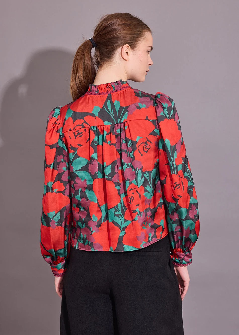 Alden Adair Oliver Legacy floral blouse in extra small size, featuring a colorful floral pattern and lightweight fabric.