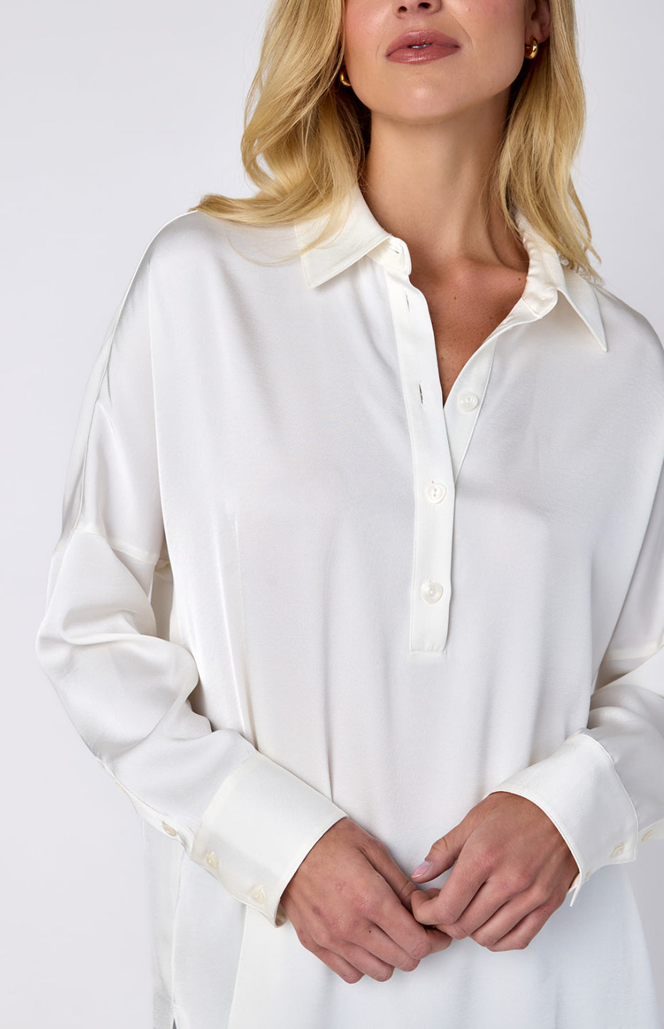 Crosby by Mollie Burch Moira Top, stylish women's tops with a relaxed fit, featuring a soft fabric and versatile design.