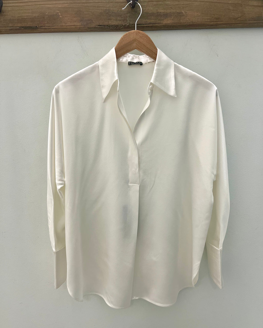 Diomi silk crepe halfway buttoned blouse, stylish tops with a smooth fabric finish and a relaxed fit.