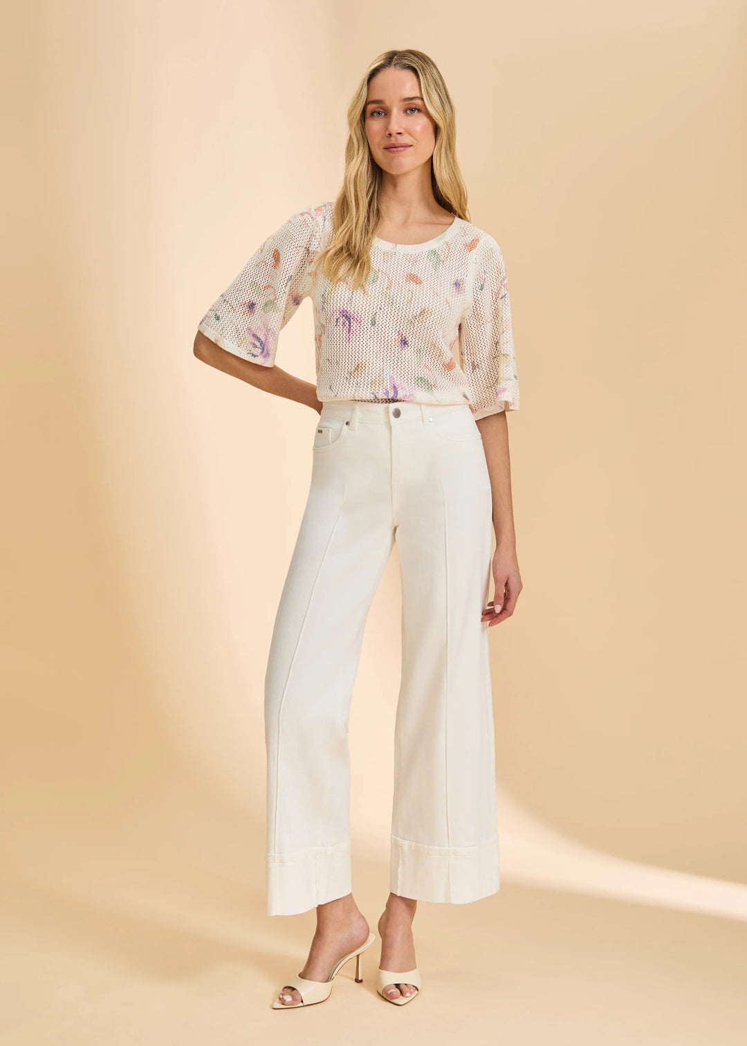 FDJ Oliva Cuff Wide Leg Jean, stylish denim bottoms with cuffed hems and relaxed fit, shown from the side.