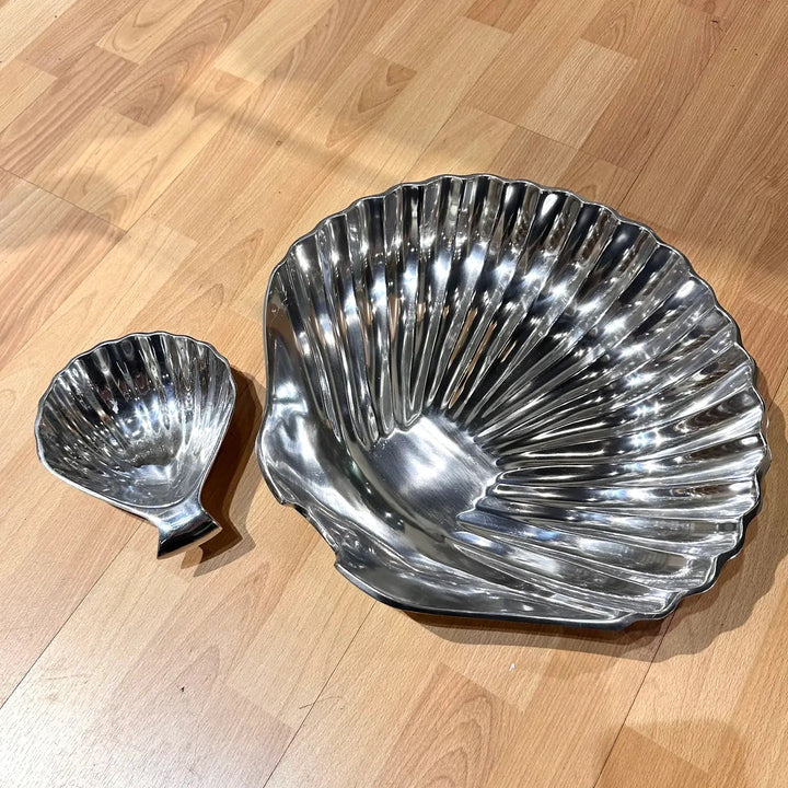 Shell chip and removable dip tray for home use, crafted by India Handicrafts, featuring a decorative shell design and convenient tray.