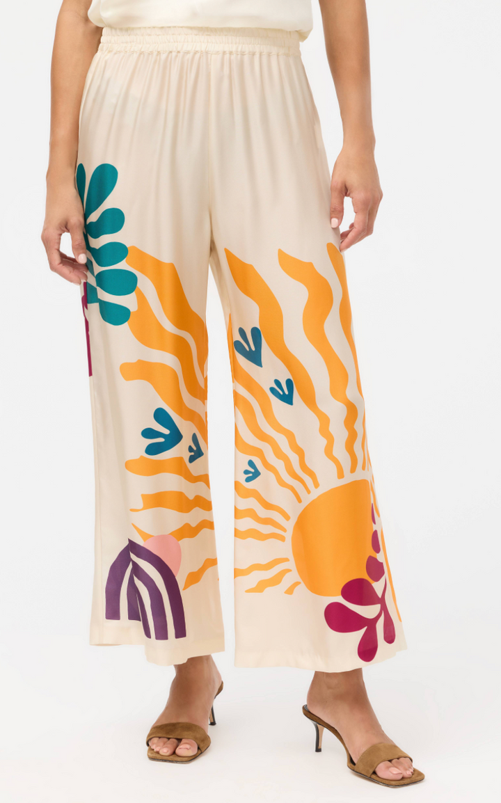 Johnny Was Yasmin Cropped Pant, stylish women's bottoms with a relaxed fit and intricate pattern, perfect for casual wear.