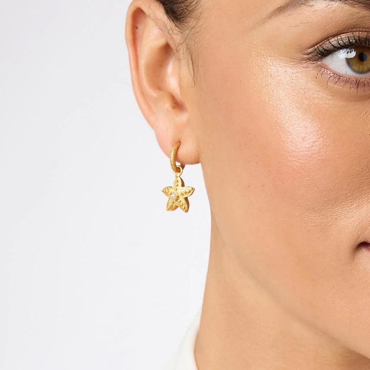 Julie Vos starfish hoop and charm earring featuring a detailed starfish design and elegant hoop style.