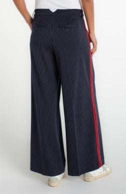Liverpool Jeans 30-inch pleat trouser with side stripe, stylish and comfortable bottoms, shown in a natural view.