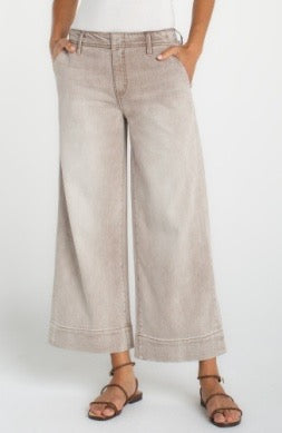 Liverpool Jeans Weekender 26-inch wide-leg denim bottoms with relaxed fit, showcasing the light wash fabric and high-rise waist.