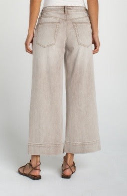 Liverpool Jeans Weekender 26-inch wide-leg jean bottoms with a relaxed fit, shown in a light wash denim.