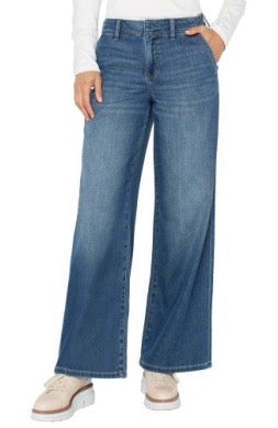 Liverpool Jeans Weekender 30-inch denim jean bottoms with classic fit and blue wash, displayed on a neutral background.