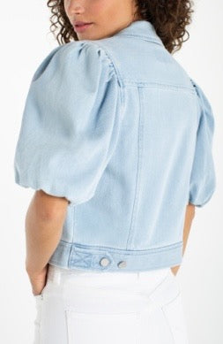 Liverpool Jeans puff crop denim jacket, stylish tops with a cropped fit and puff sleeves, shown on a model.