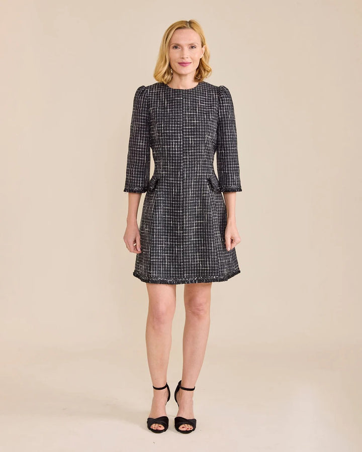 Elegant rose-colored dress from Sedge, featuring a flowy design with delicate fabric and stylish details.