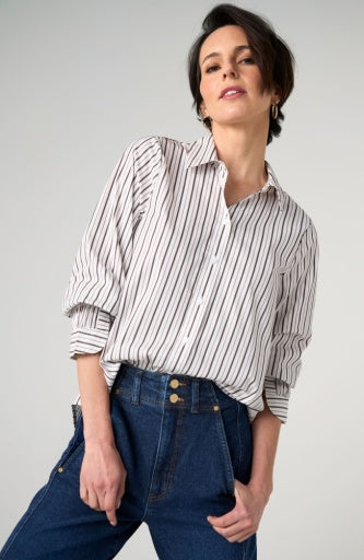 Adjustable sleeve blouse from Liverpool Jeans, featuring a stylish top with rolled or buttoned sleeves and a fitted design.