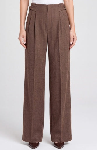 Liverpool Jeans high rise pleated wide leg trousers with 31-inch inseam, showcasing the relaxed fit and stylish design.