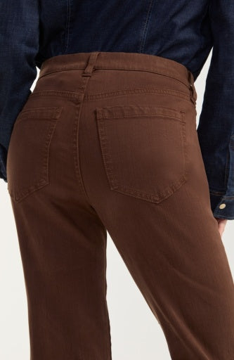 Liverpool Jeans Kennedy Comfort Waist straight bottoms with 32-inch inseam, shown in a natural pose on a neutral background.