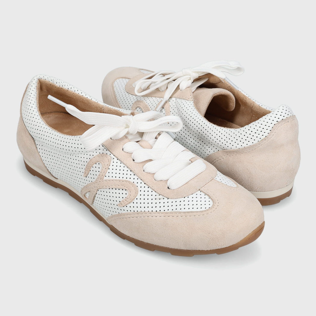 Vaneli Farryn white nappa sneaker with clean design and smooth leather upper, casual footwear for everyday style.