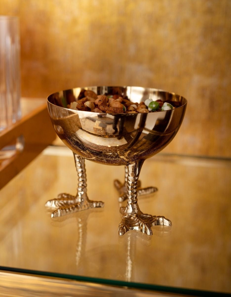 Small white Petite Daphne bowl by VILLA & HOUSE BUNG5, featuring a smooth ceramic surface and elegant design for home decor.